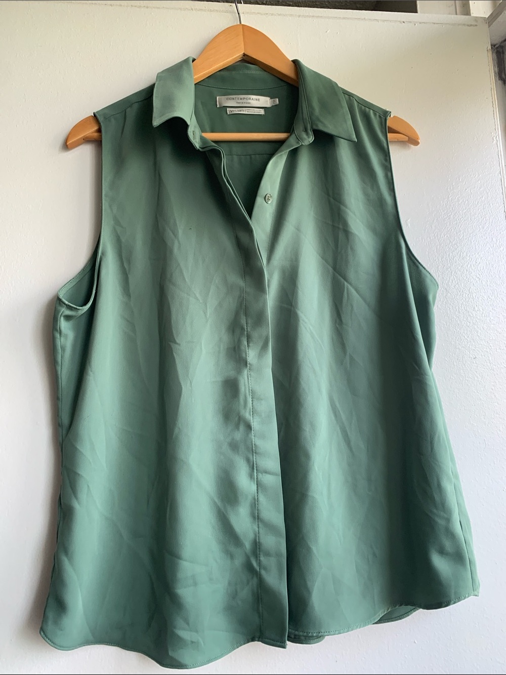 Contemporaine for Simons Green Sleeveless Button-Front Shell Top Recycled Fibres